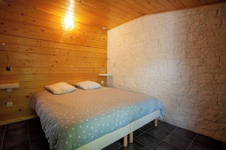 Location de vacances pour 6 personnes, avec jardin et terrasse, animaux acceptés à Bullion (homonymie) - 3