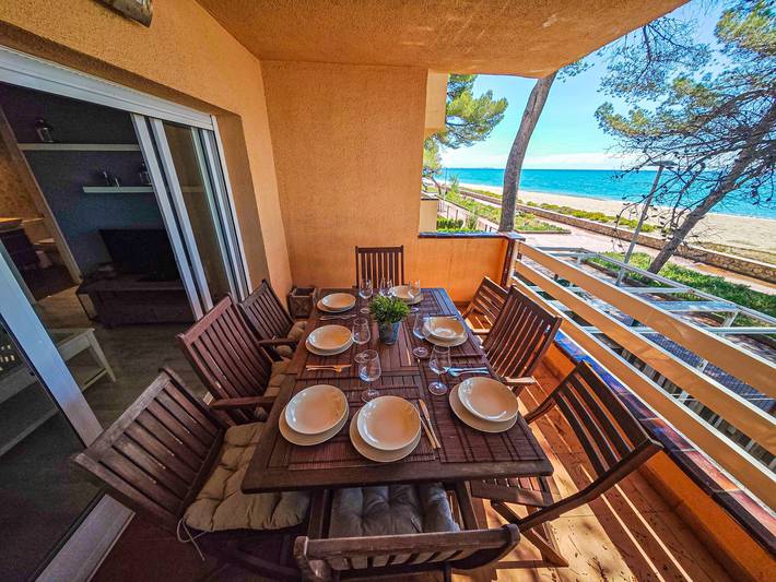 Apartamento entero, Apartamento moderno de 4 habitaciones frente al mar en Miami Platja in Montroig, Costa Dorada