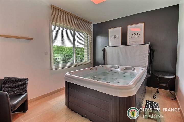 Gîte für 2 Personen, mit Garten und Terrasse sowie Whirlpool und Pool