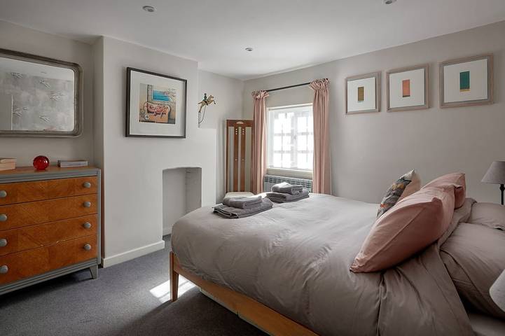 Cottage for 3 people, with garden in Surrey Hills