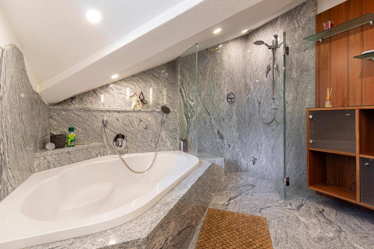 Ganze Wohnung, Privatzimmeroase Felicitas exklusive Zimmer in Zirl, Innsbruck Land