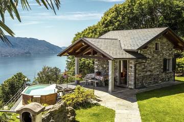 Ferienhaus für 4 Personen, mit Balkon und Pool in Trarego Viggiona