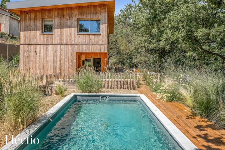 Ferienwohnung für 6 Personen, mit Terrasse und Garten sowie Pool