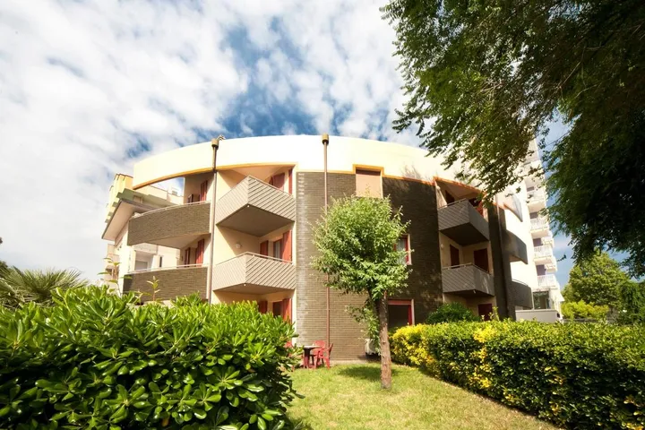Residence per 12 persone, con piscina e panorama nonché balcone e giardino - 1