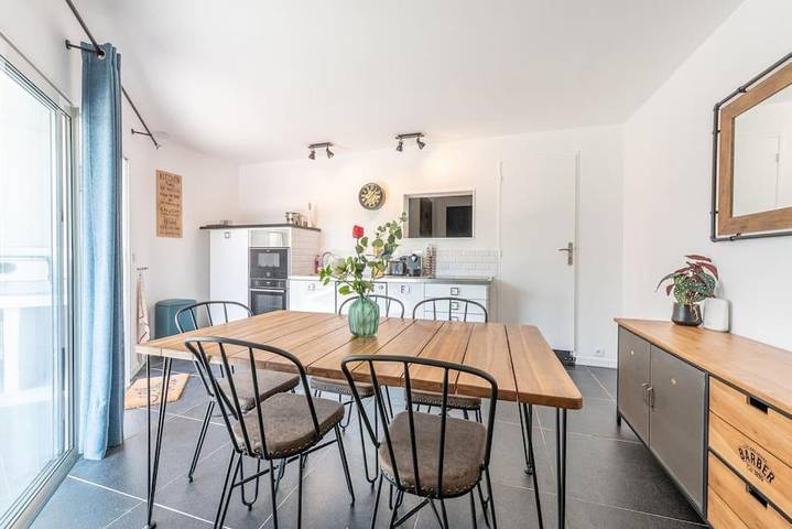 Location de vacances pour 12 personnes, avec Jacuzzi et Terrasse ainsi que Jardin et Piscine à Le Pradet - 4