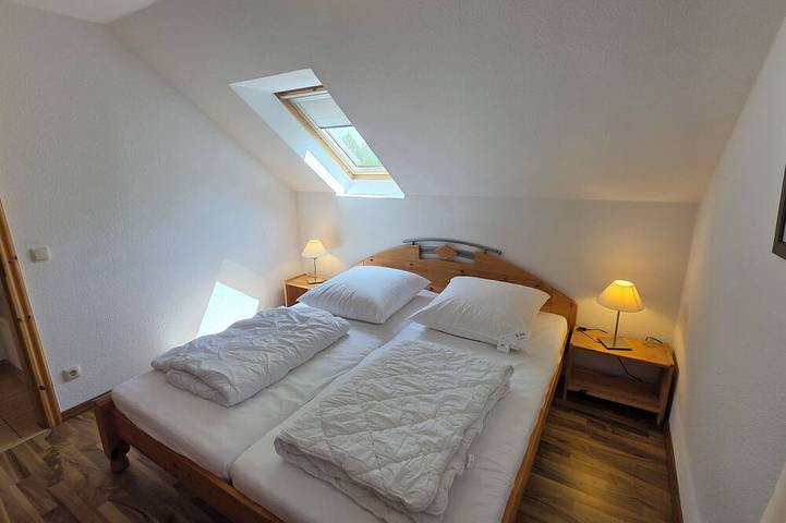 Ferienwohnung für 5 Personen, mit Balkon in Zislow - 2
