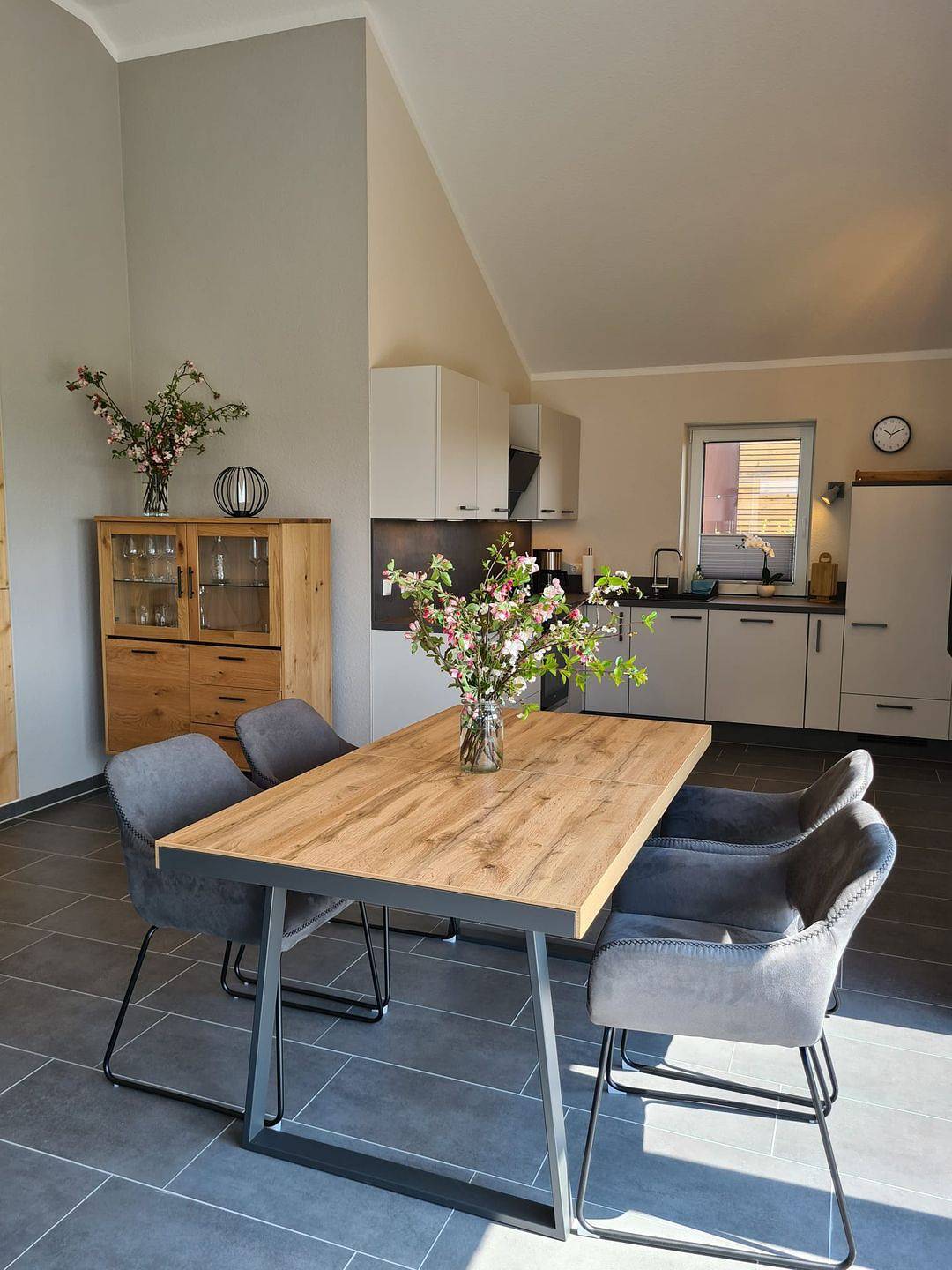 Haus Watt´n Blick – hundefreundliches Ferienhaus mit Weitblick in Sehestedt (Jade), Jade