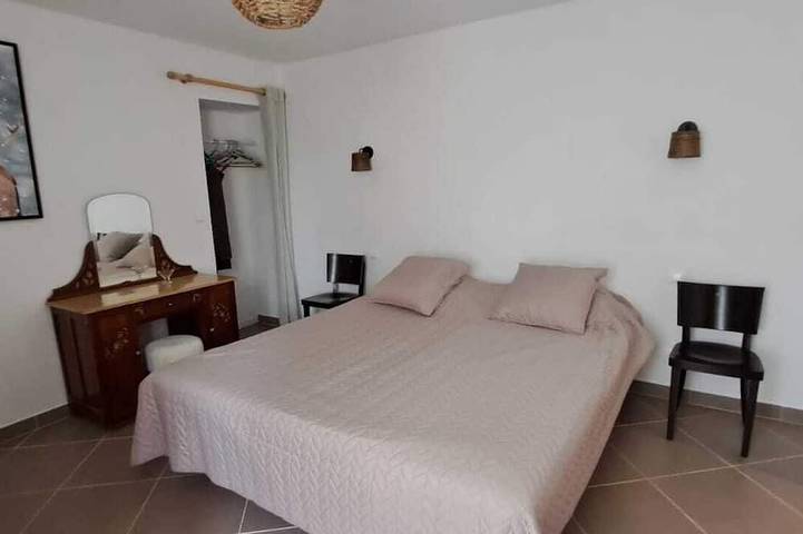 Gîte pour 3 personnes, avec jardin et piscine à Montoison - 2