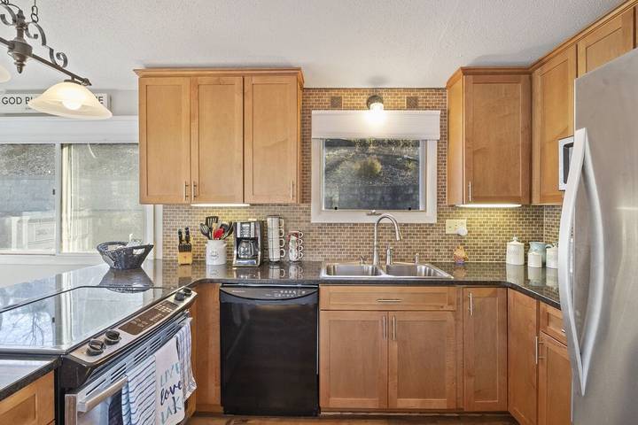 Vacation house for 10 people, with yard in Lake of the Ozarks