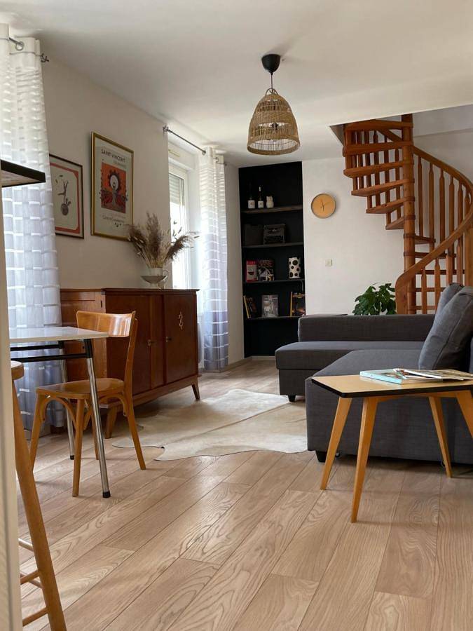 Appartement entier, La Cuvée , duplex à Gevrey Chambertin. in Gevrey-Chambertin, Région de Dijon
