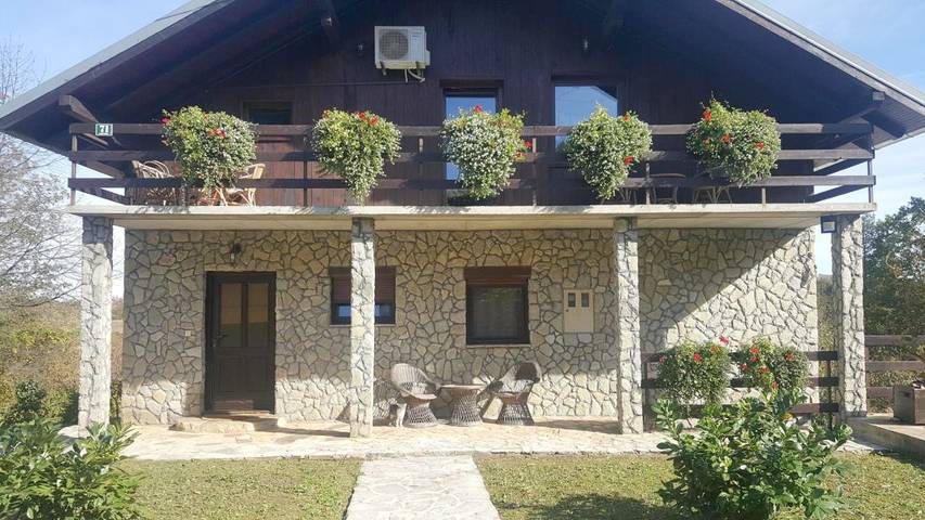 Ferienhaus für 4 Personen, mit Balkon und Terrasse sowie Garten und Ausblick