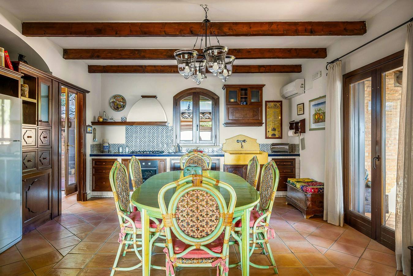 Villa zwischen Olivenbäumen am Golf von Castellammare in Partinico, Palermo Provinz