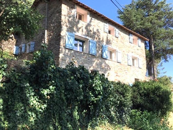 Maison de vacances pour 6 personnes, avec piscine ainsi que jardin et vue, animaux acceptés
