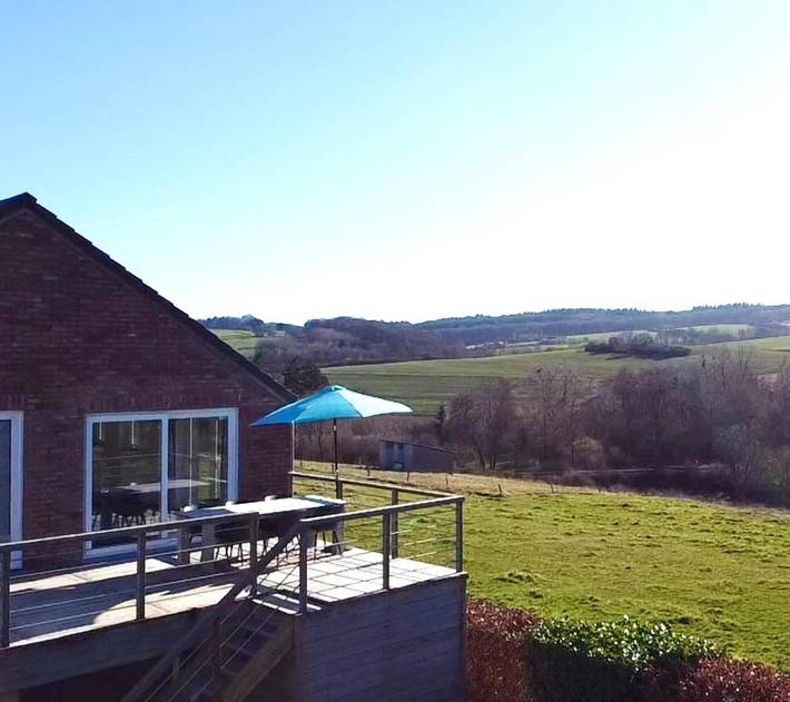 Maison de vacances pour 6 personnes, avec Balcon et Terrasse ainsi que Jardin et Vue à Wellin