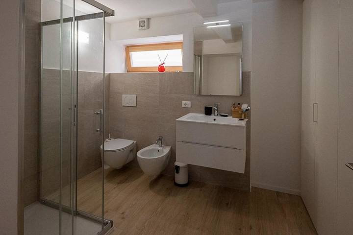 Ferienwohnung für 3 Personen, mit Garten und Seeblick