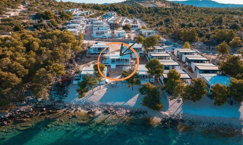 Villa pour 6 personnes, avec terrasse et vue ainsi que vue sur le lac et piscine, animaux acceptés à Drage (Pakoštane) - 2