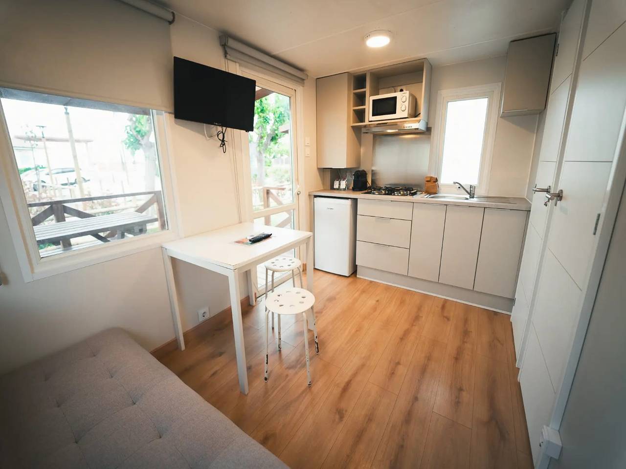 Bungalow en Xilxes con patio para pareja in Playa de Almenara, Chilches