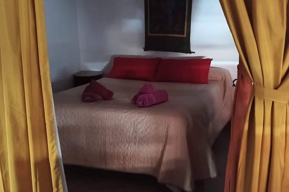 Ganze Wohnung, Loft Castelló 110m2 apartment. Pets welcome! in Castelló de Farfanya, Noguera