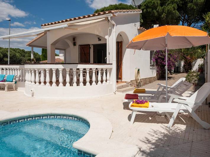 Ferienhaus für 4 Personen, mit Balkon/Terrasse und Terrasse sowie Garten und Pool in l'Escala - 2