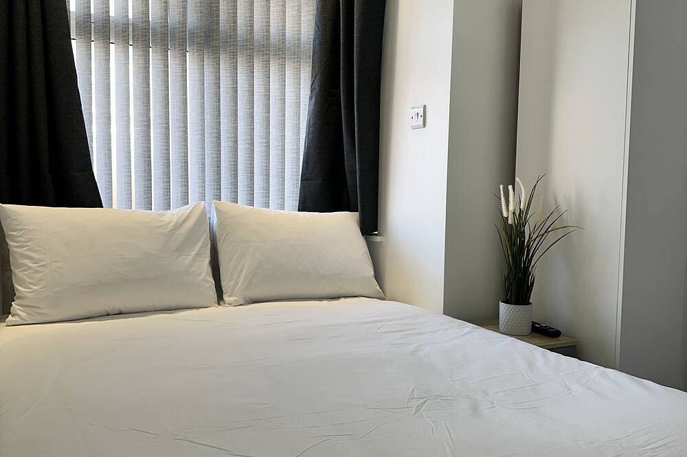 Entire apartment, Granada Apartments Holmfield Rd flat 1 ground floor in Blackpool Pleasure Beach, North West England