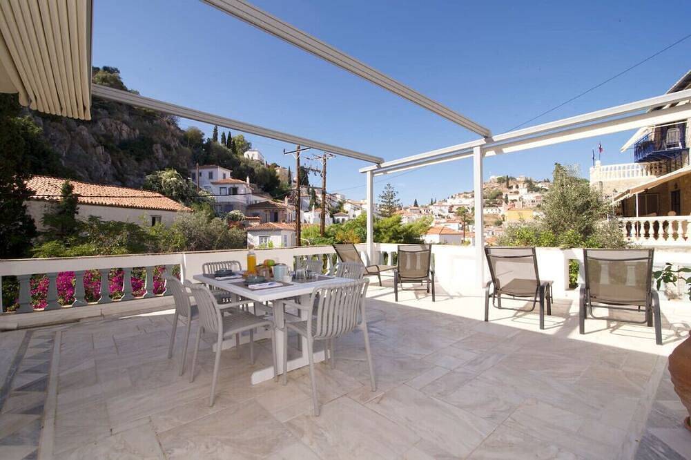 Elegant Hydra Getaway in Hydra