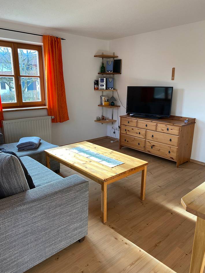 Ganze Ferienwohnung, Ferienwohnungen Wolfgang Geistanger - inkl. Chiemgaukarte - Ferienwohnung Maria, 40 qm, 1 Schlafzimmer und 1 Wohnzimmer, Terrasse, Wlan in Siegsdorf, Bayerische Alpen