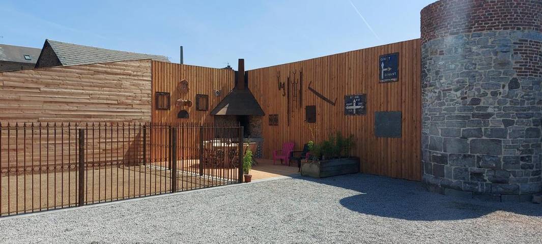 Gîte pour 10 personnes, avec vue et terrasse à Givet (homonymie) - 3