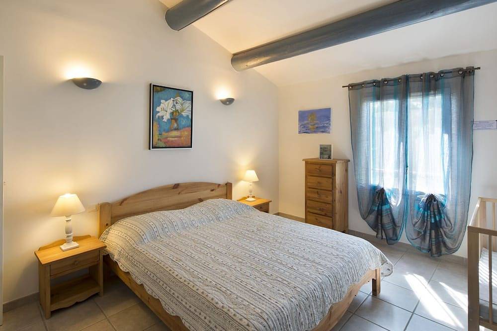 Taillades: Maison de caractère - Maison avec jardin in Taillades, Parc naturel régional du Luberon