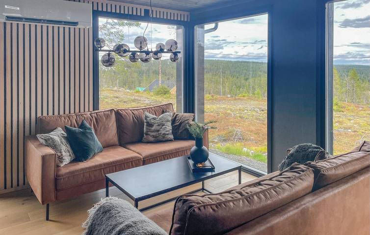 Ferienhaus für 8 Personen mit Garten in Løten