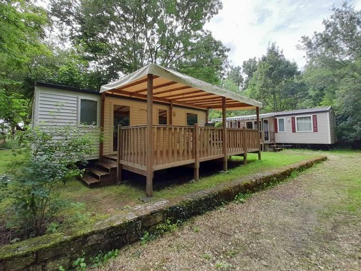 Camping pour 6 personnes, avec terrasse et piscine, animaux acceptés en Charente