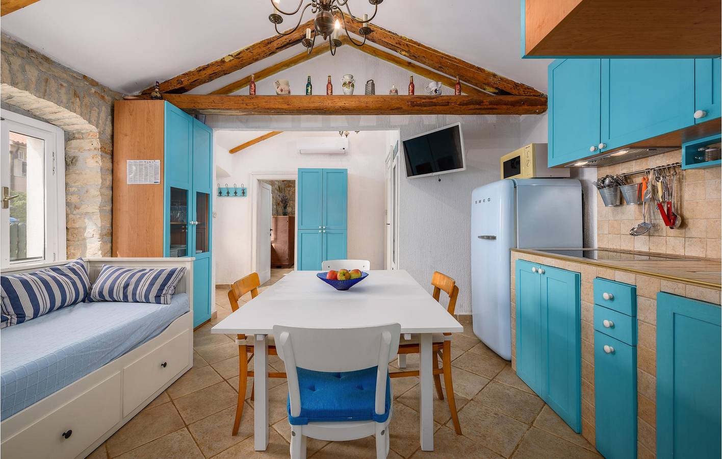 Gezellig appartement met terras, wifi en parkeergelegenheid vlakbij restaurant Captain Morgan in Vabriga, Tar-Vabriga