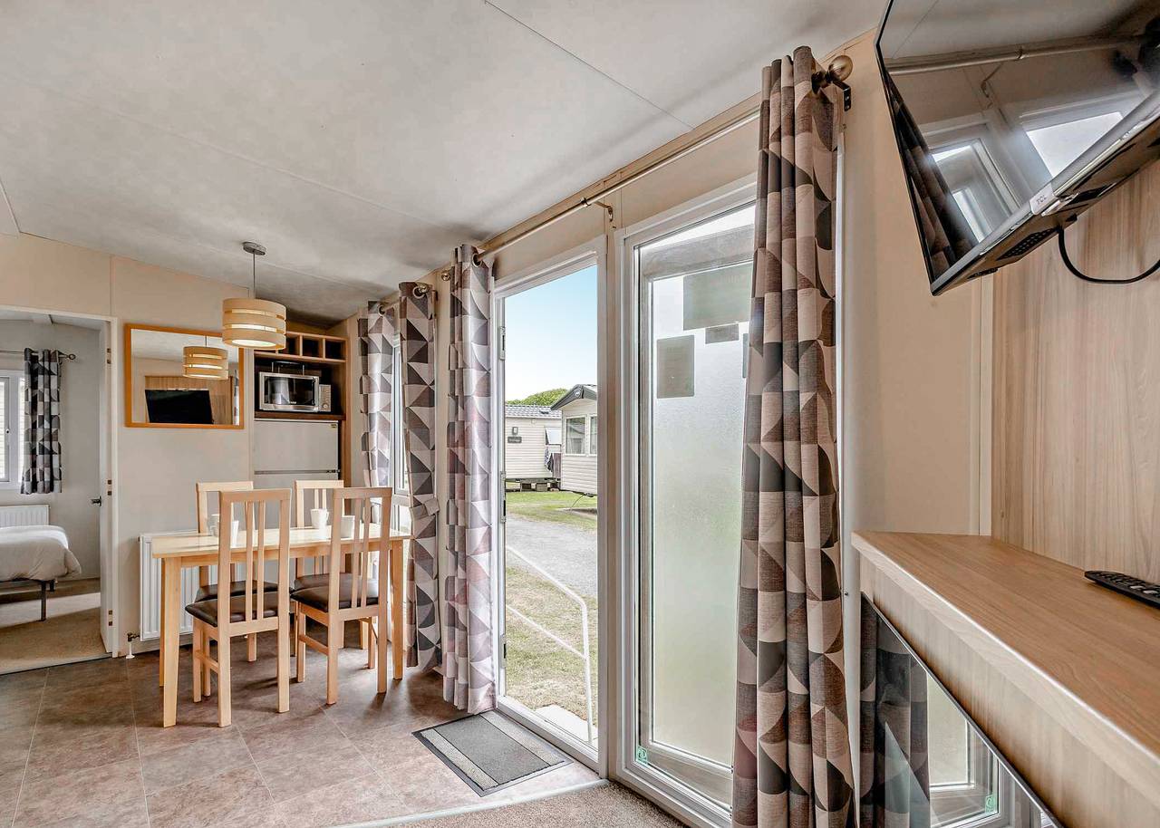 Gold 3 Bedroom Caravan, Sleeps 6 in Great Yarmouth, The Broads