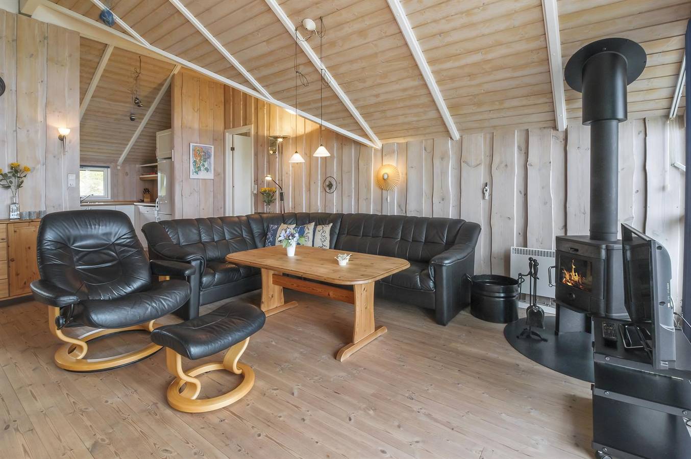 Stunning home in Løgstrup w/ 3 Bedrooms in Hjarbæk, Limfjord in Westjütland