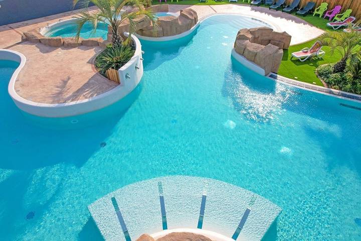 Camping pour 6 personnes, avec sauna et bassin pour enfant aux Les Sables-d'Olonne - 2