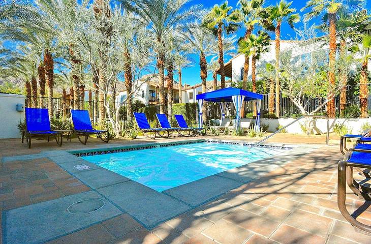 Vacation rental for 2 people, with yard and pool as well as hot tub, with pets in La Quinta (CA)