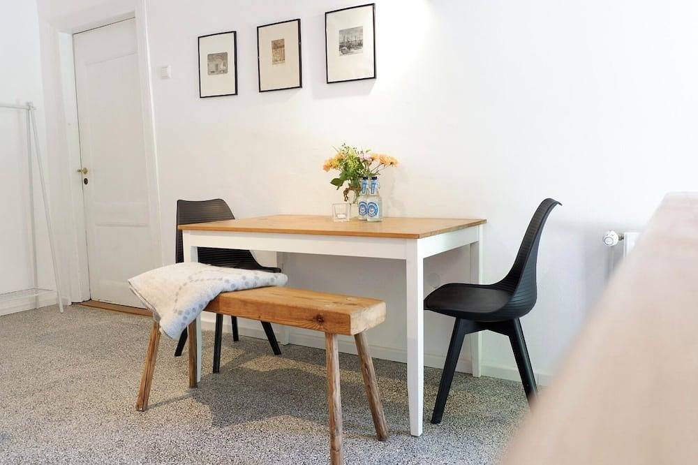 Ganze Wohnung, Gemütliches 1-Zimmer-Appartement mit Terrasse in historischer Reetdachkate in Husby, Schleswig-Flensburg
