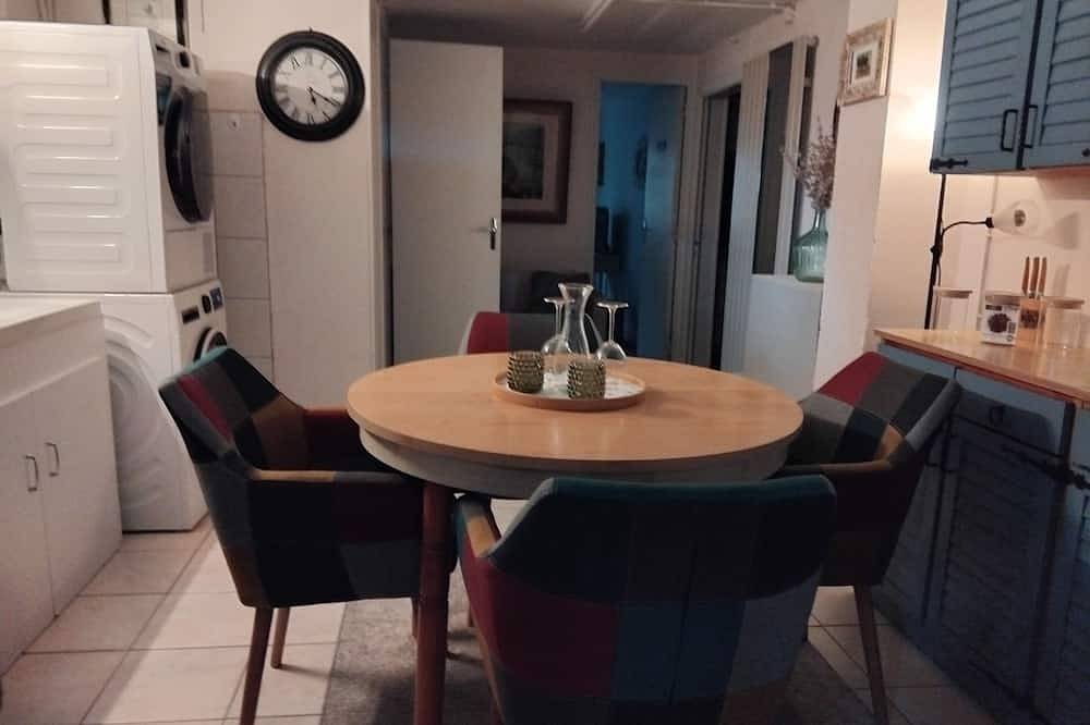 Ganze Wohnung, Our apartment welcomes you. Comfort and serenity..... in Saint-Amand-Montrond