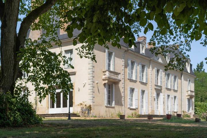 Location de vacances pour 15 personnes, avec vue et terrasse dans Bazouges Cré sur Loir - 3