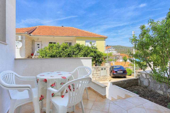 Apartament wakacyjny dla 3 osób, z balkon/ taras w Vinisce