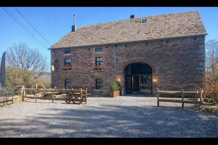 Location de vacances pour 2 personnes, avec terrasse et vue à Lierneux