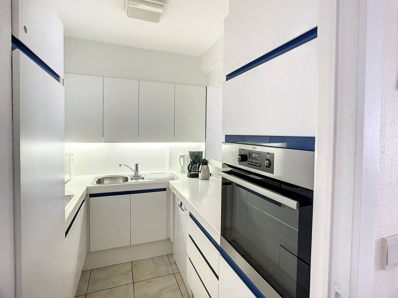 Entire apartment, Apartment near Albert Beach with Terrace in Duinbergen, Knokke-Heist