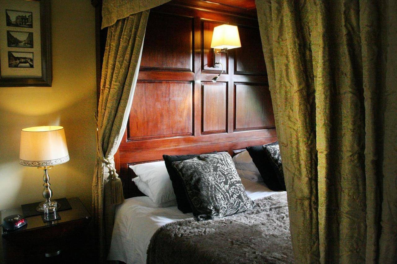 Townhouse Rooms in Truro, Cornwall
