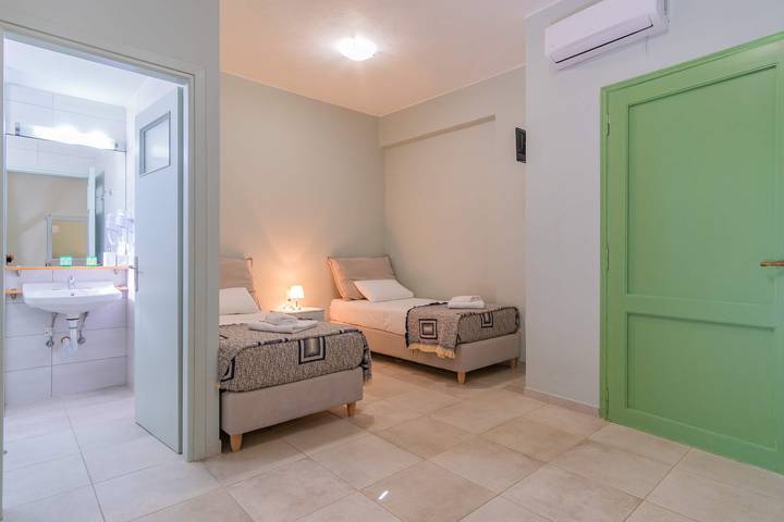 Gîte pour 2 personnes, avec Vue sur l’océan et Jardin dans Elounda - 4