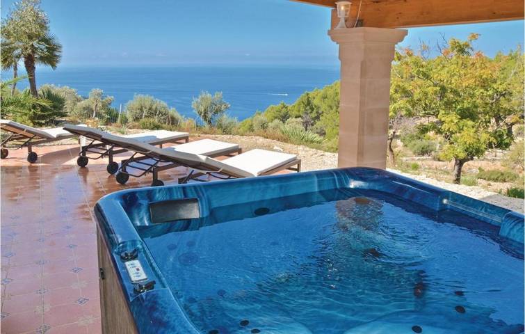 Finca für 6 Personen, mit Whirlpool und Terrasse in Estellencs