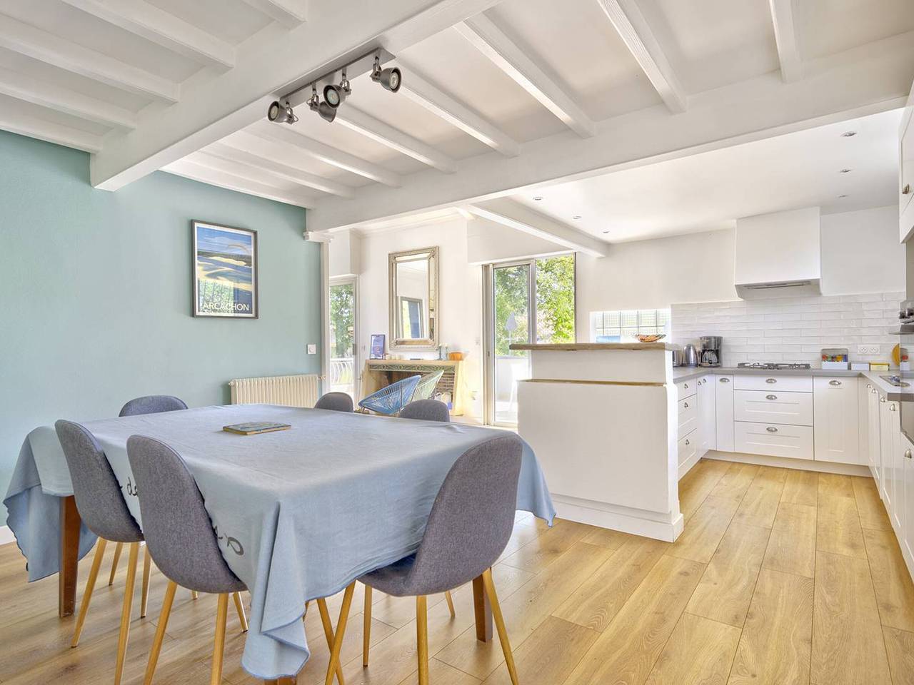 Maison avec Jardin et Terrasses, à 10 Min de la Plage, 6 Ch, 12 Pers, Wifi, Proche Commerces in Le Moulleau, Arcachon