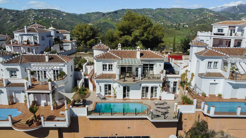 Villa für 6 Personen, mit Terrasse und Garten - 1