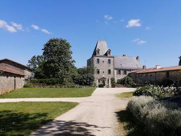 Cottage pour 3 personnes, avec jardin et vue sur le lac dans La Chapelle-Bertrand