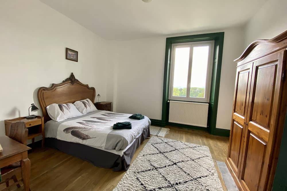 Appartement entier, Gite Vert 4* : Grand appartement indépendant dans magnifique manoir en granit in Plainfaing, Parc naturel régional des Ballons des Vosges