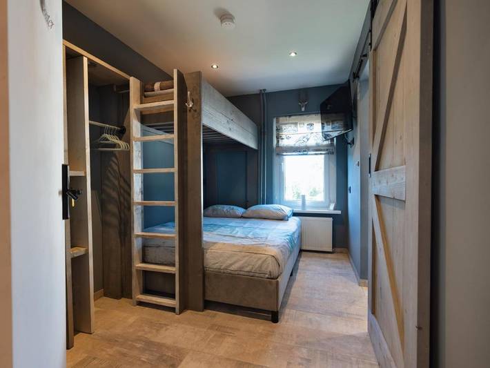 B&b voor 3 personen, with Balkon and Whirlpool as well as Terras and Sauna in Goeree-Overflakkee