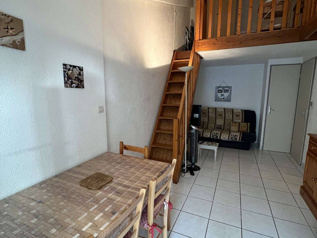 Entire apartment, Pavilion for 4 with pool and parking, Valras-Plage in Valras-Plage, Côte d'Améthyste